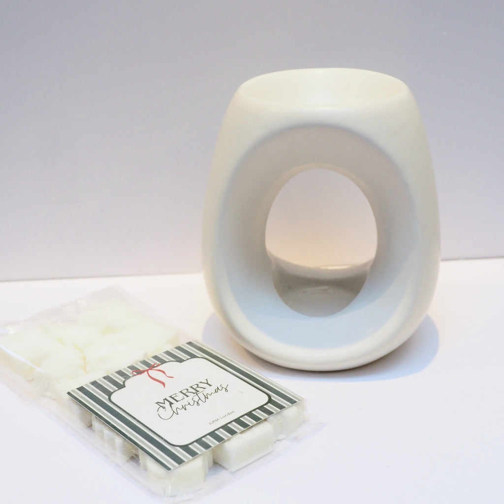 Handmade with 100% soy wax, bringing both a warm glow and long-lasting burn time. A thoughtful gift idea and festive addition to your home. Leave the gift wrapping to us - when it arrives at your doorstep it's then ready to place straight under the tree!