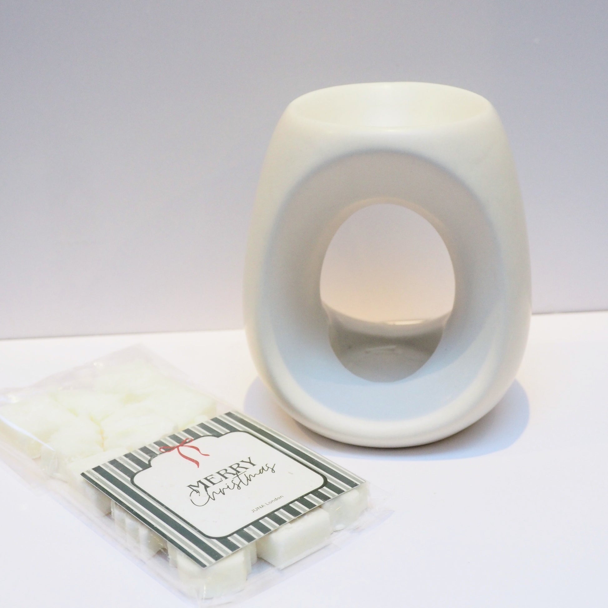 Handmade with 100% soy wax, bringing both a warm glow and long-lasting burn time. A thoughtful gift idea and festive addition to your home. Leave the gift wrapping to us - when it arrives at your doorstep it's then ready to place straight under the tree!