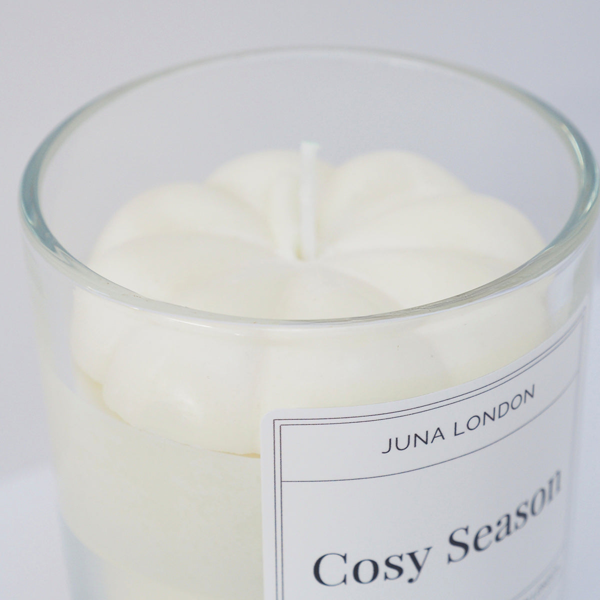 Introducing our NEW-IN Pumpkin Candle, handcrafted from 100% soy wax and topped with a 3D pumpkin. The perfect way to mark the turn of the seasons. Fragrance yours with your favourite scent from our core range or even better, our Christmas Spice scent for the ultimate nostalgic finishing touch.