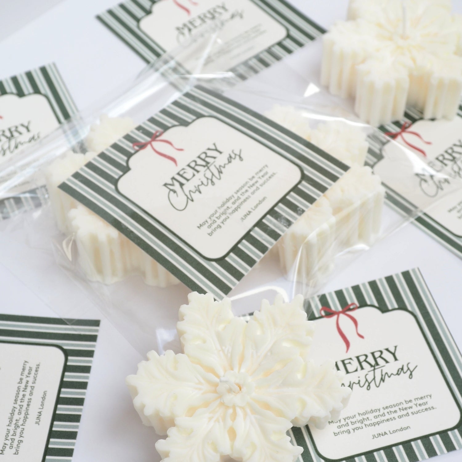 As mesmerising are the gentle fall of snow. Our Snowflake Tea Lights are guaranteed to brighten your day, and your Christmas. Intricately hand poured using 100% premium soy wax, use them to decorate your home this festive season or as part of table dressing for Christmas parties and events.
